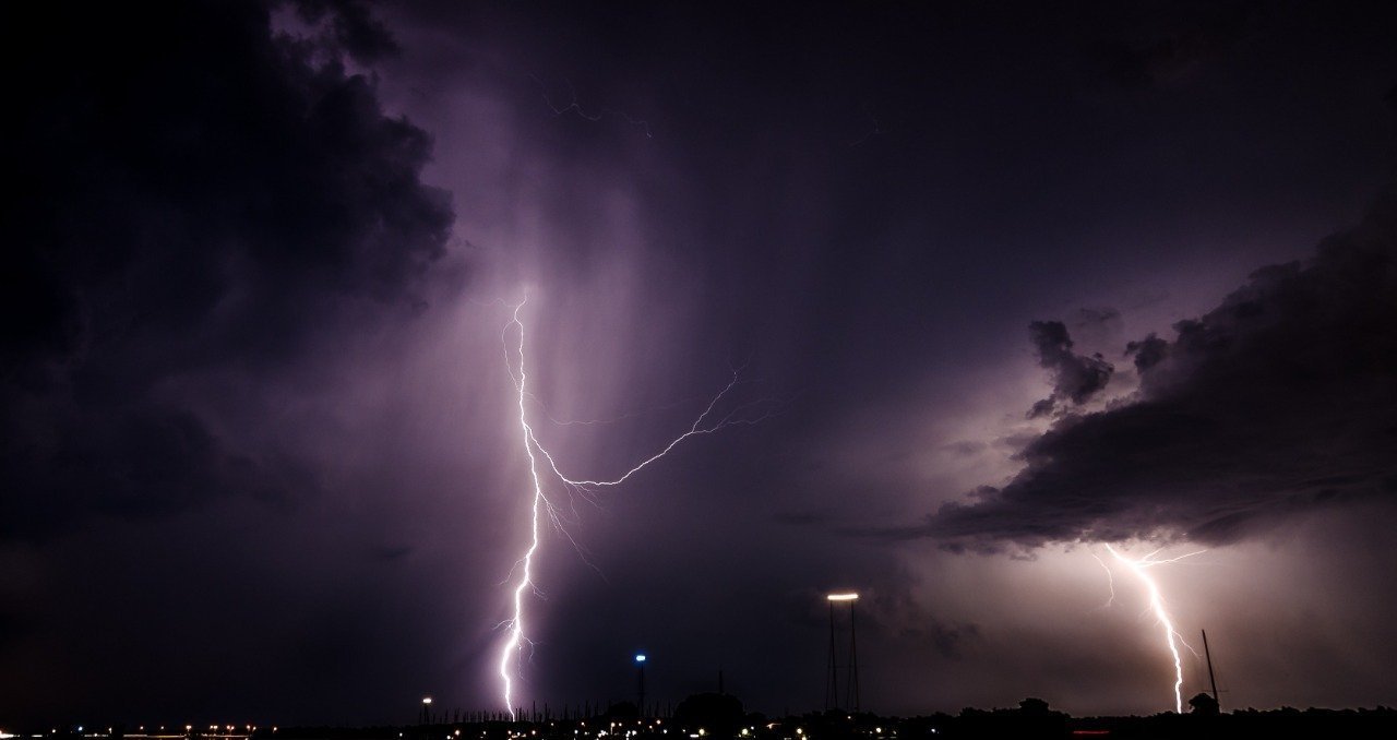Frente fria provoca temporais no Sul enquanto calor de quase 40 °C predomina no Centro-Oeste - Imagem do artigo