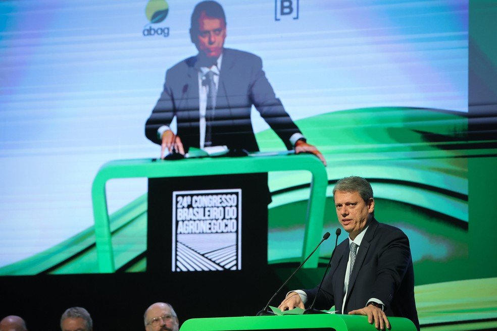 Líderes políticos e do agronegócio pedem diálogo com os EUA após aumento de tarifas - Imagem do artigo original
