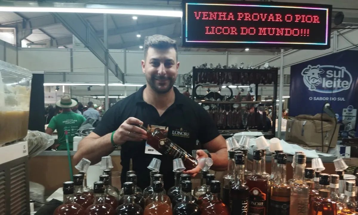 Produtos inusitados, do “pior licor do mundo” a geleia com ouro, atraem público na Expointer - Imagem do artigo