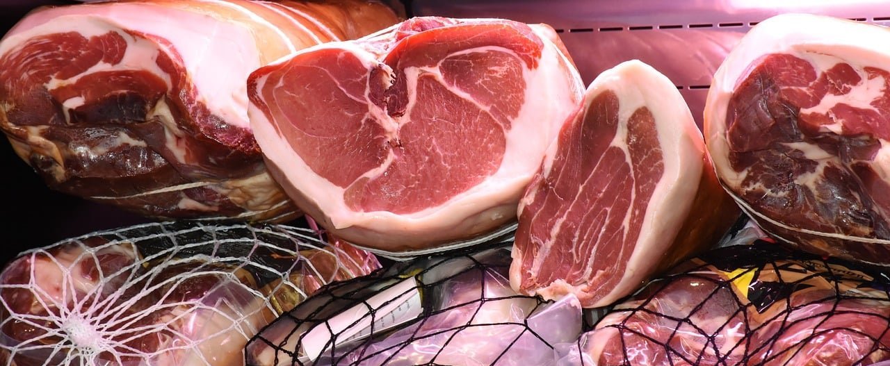 China aplica tarifas antidumping de até 62,4% e aperta margens da carne suína europeia - Imagem do artigo