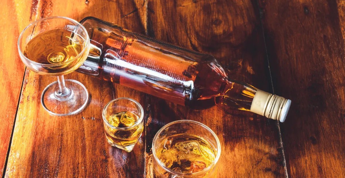 Dia da Cachaça: data relembra origem da bebida e inspira receitas com o destilado - Imagem do artigo