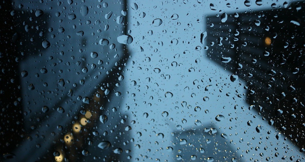 Domingo terá pancadas de chuva em todas as regiões, mas ar seco segue crítico no Centro do país - Imagem do artigo