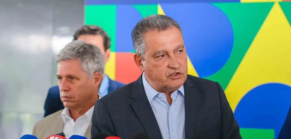 Ministro critica deputados durante inauguração da fábrica da BYD na Bahia - Imagem do artigo