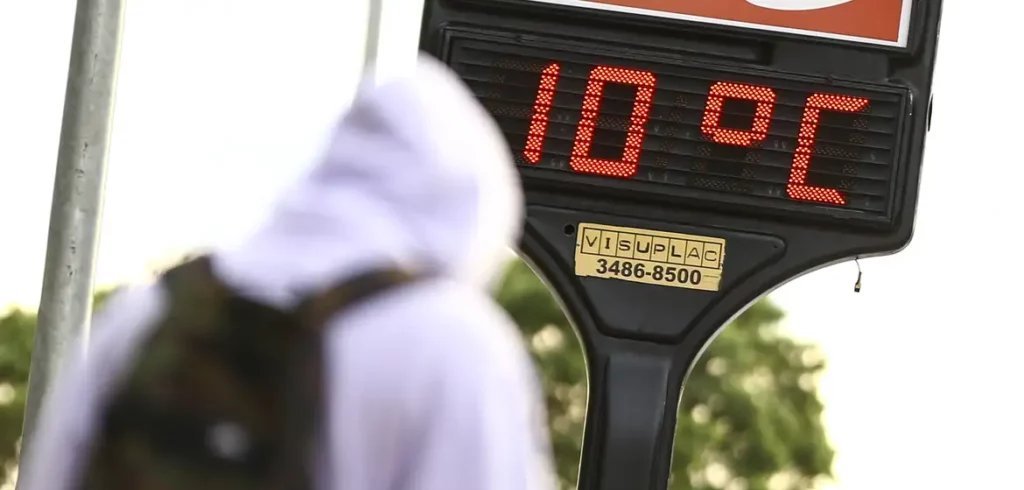 Massa de ar polar intensifica frio no Sul e Sudeste; Norte e Nordeste enfrentam temporais nesta terça-feira - Imagem do artigo